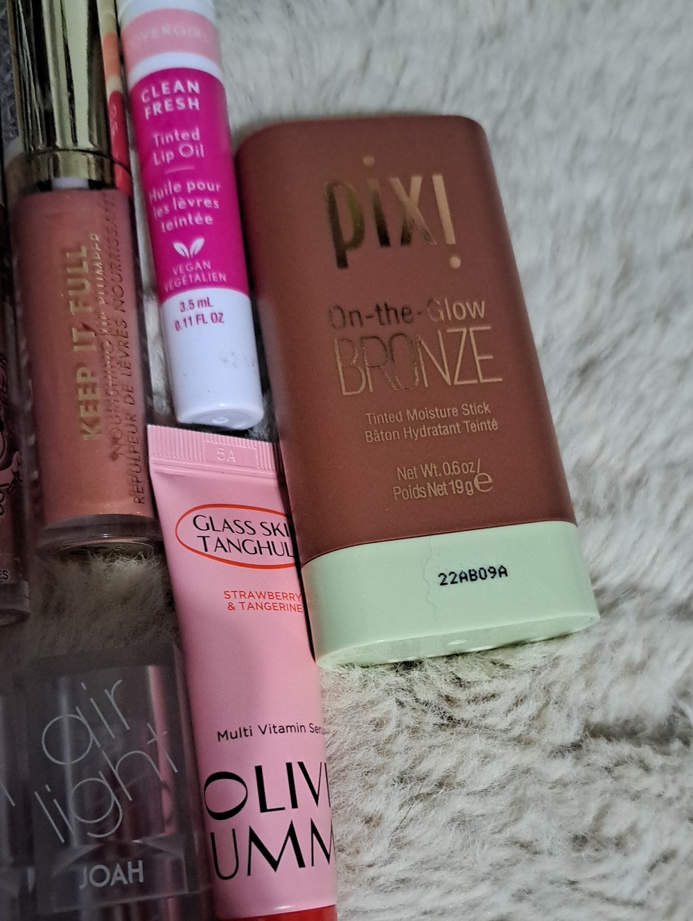 New Makeup Bundle - Picture 8 of 8